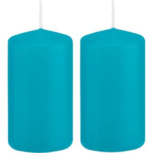 2x Turquoise blauwe cilinderkaarsen/stompkaarsen 5 x 10 cm 23 branduren