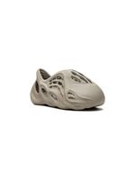 Adidas Yeezy Kids baskets YEEZY Foam Runner 'Stone Sage' - Tons neutres