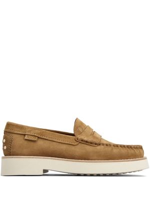 Tod's mocassins en daim à logo embossé - Marron