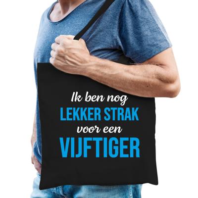 Ik ben nog lekker strak voor een vijftiger - verjaardag cadeau - tasje - zwart - voor heren Ik ben nog lekker strak voor een vijftiger - verjaardag cadeau - tasje - zwart - voor heren