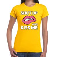 Shut up and kiss me t-shirt geel dames