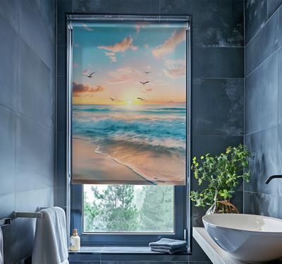 Strand en meeuwen raambekleding badkamer