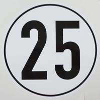 Ad Kilometer sign 25km witte plusguide
