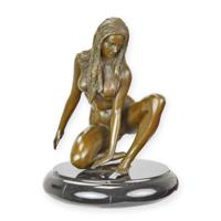 A BRONZE SCULPTURE OF A FEMALE NUDE - thumbnail