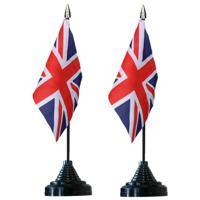 Vlag Engeland/uk tafelvlaggetjes - 2x stuks - 10 x 15 cm vlag - met zwarte standaard