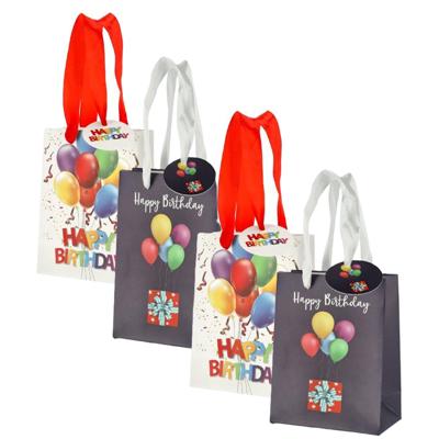 Verjaardag giftbag/cadeautasje - 4x stuks - zwart/wit - happy birthday - 11 x 14 cm