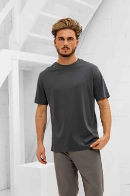 Cou7ure Essentials Reflection T-Shirt Heren Grijs - Maat S - Kleur: Grijs | Soccerfanshop Cou7ure Essentials Reflection T-Shirt Heren Grijs - Maat S - Kleur: Grijs | Soccerfanshop