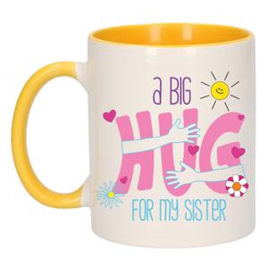 Cadeau koffie/thee mok voor zus - geel - big hug - keramiek - 300 ml - verjaardag