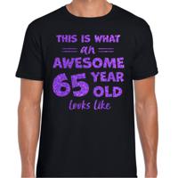 Cadeau T-shirt voor heren - leeftijd 65 jaar - awesome - zwart - glitter paars - Verjaardagsfeest - thumbnail