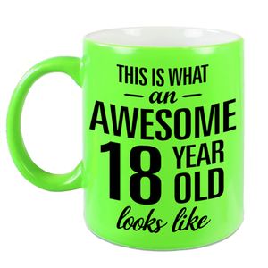 Awesome 18 year cadeau mok / beker neon groen 330 ml