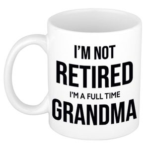 Im not retired im a full time grandma / oma pensioen mok / beker wit afscheidscadeau 300 ml