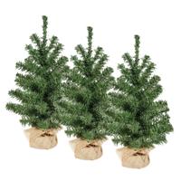 3x stuks volle mini kerstbomen groen in jute zak 45 cm kunstbomen