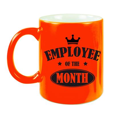 Collega cadeau koffiemok - beker - Employee of the month - werknemer van de maand - oranje - persone