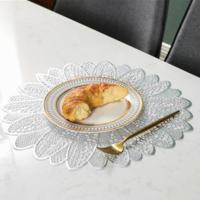 2 PC'S zonnebloem vorm huishoudelijke mode PVC eettafel placemat Europa stijl keuken gereedschap tafelgerei pad Coaster koffie thee placemat (zilver)
