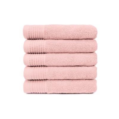 The One Badhanddoek Deluxe 70x140 550 gram Salmon (5 stuks)