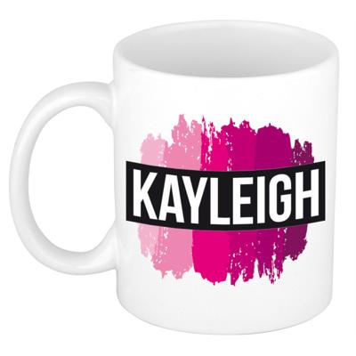 Kayleigh naam cadeau koffie mok - beker - met roze verfstrepen - Cadeau collega - moederdag