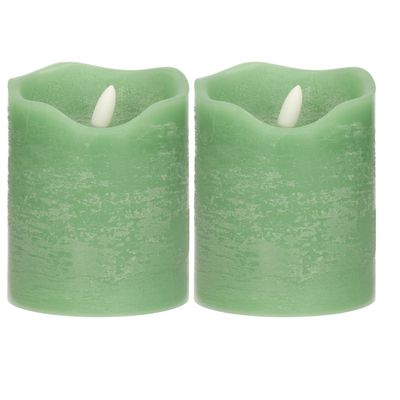 LED kaars/stompkaars - 2x - mintgroen - D7,5 x H10 cm - timer - 3D vlam LED kaars/stompkaars - 2x - mintgroen - D7,5 x H10 cm - timer - 3D vlam