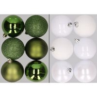 12x stuks kunststof kerstballen mix van appelgroen en wit 8 cm   -