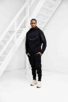 Nike Tech Fleece Trainingspak Heren Zwart - Maat XS - Kleur: Zwart | Soccerfanshop Nike Tech Fleece Trainingspak Heren Zwart - Maat XS - Kleur: Zwart | Soccerfanshop
