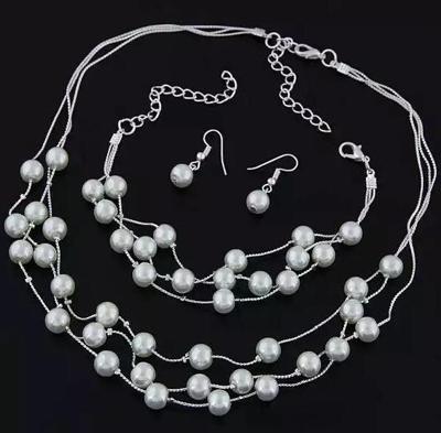 Pearl Multi-Layer temperament ketting oorbel Armband set metalen kleur: zilver