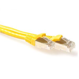 ACT Gele 1 meter LSZH SFTP CAT6A patchkabel snagless met RJ45 connectoren