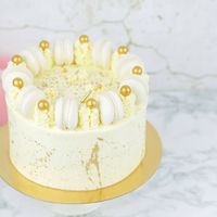 White & Gold Taart (12-15 personen) White & Gold Taart (12-15 personen)