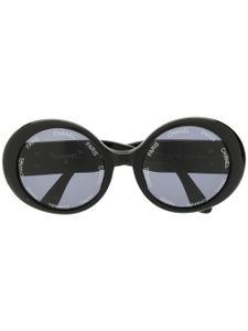 CHANEL Pre-Owned lunettes de soleil CC à monture ronde (années 1990) - Noir