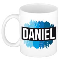 Daniel naam cadeau koffie mok - beker - met blauw verfstrepen - Cadeau collega - vaderdag