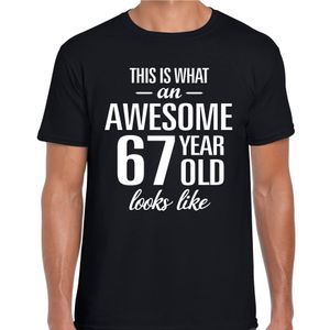 Awesome 67 year / 67 jaar cadeau t-shirt zwart heren