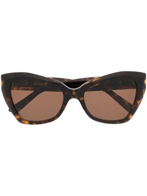 Balenciaga Eyewear lunettes de soleil teintées à monture papillon - Marron
