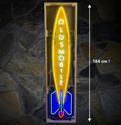 Oldsmobile Rocket Neon Verlichting XL In Metalen Bak 38 x 184 cm - Geel, Blauw, Wit, Rood