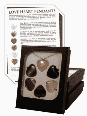 Zes Halfedelstenen Hartjes met Ketting in Doosje