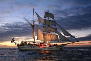 Sunset Cruise op een luxe zeilschip