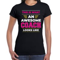 An awesome coach / een geweldige coach cadeau t-shirt zwart voor dames