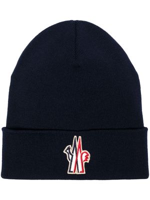 Moncler Grenoble bonnet en maille à patch logo - Bleu