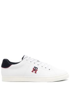 Tommy Hilfiger baskets à logo brodé - Blanc