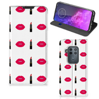 Motorola One Zoom Hoesje met Magneet Lipstick Kiss