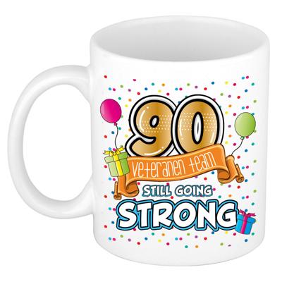 Verjaardag cadeau mok 90 jaar - wit - veteranen team - 300 ml - keramiek