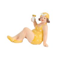 Home decoratie beeldje dikke dame zittend - geel badpak - 17 cm   - - thumbnail