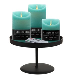 LED kaarsen/stompkaarsen - 3x st - turquoise blauw - met zwart rond kaarsenbord 22 cm