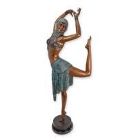 BRONZEN BEELD VAN EEN ART DECO DANSERES hoogte 166 cm