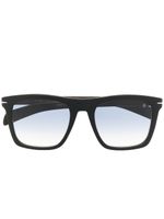 Eyewear by David Beckham lunettes de soleil carrées à effet écailles de tortue - Noir Eyewear by David Beckham lunettes de soleil carrées à effet écailles de tortue - Noir