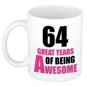 64 great years of being awesome cadeau mok / beker wit en roze