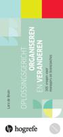 Oplossingsgericht organiseren en veranderen (Paperback)