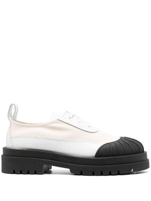 Plan C derbies en toile à lacets - Tons neutres