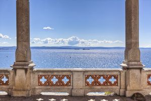 Karo-art Schilderij - Uitzicht op zee oud balkon,  2 maten, Premium print