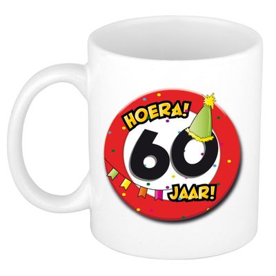 Hoera 60 jaar mok/beker verkeersbord - keramiek - 300 ml
