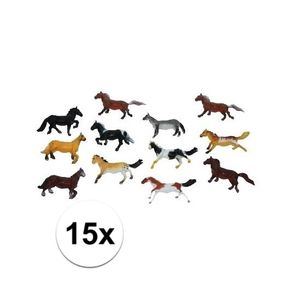 Paardjes set van 15x plastic speelgoed paarden van 6 cm