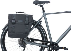 Basil tour right fietstas 14l zwart