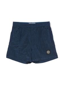 Stone Island Junior short froissé à patch logo - Bleu